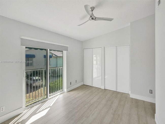 Building Photo - 835 NE 19th Ave