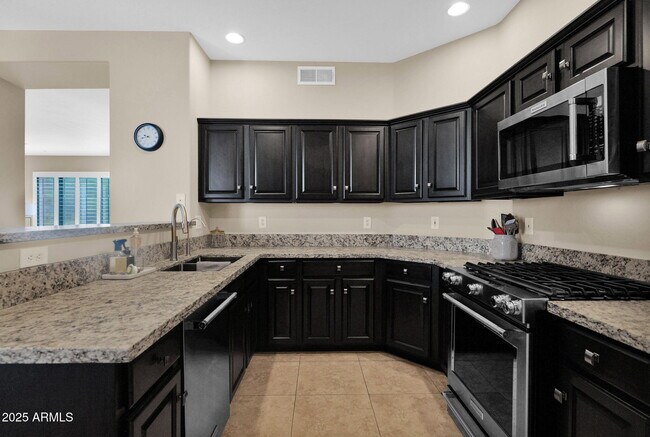 Building Photo - 19550 N Grayhawk Dr