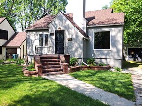 Building Photo - 3 Bedroom home, great location!