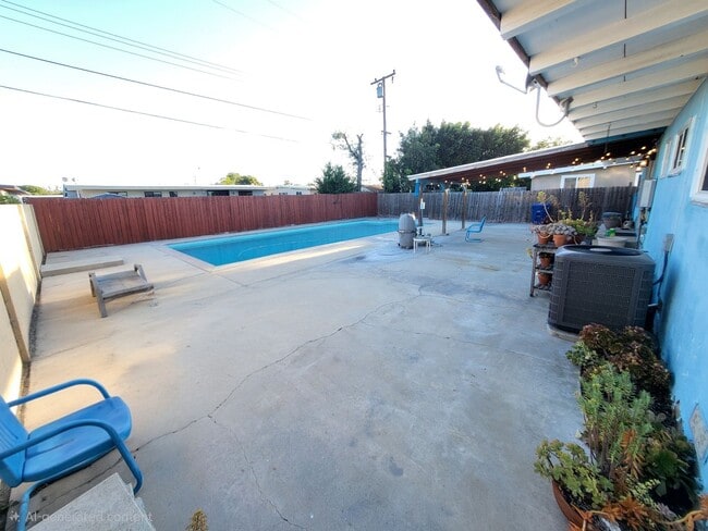 Building Photo - Beautifully Updated 3 Bedroom Home in Buena Park