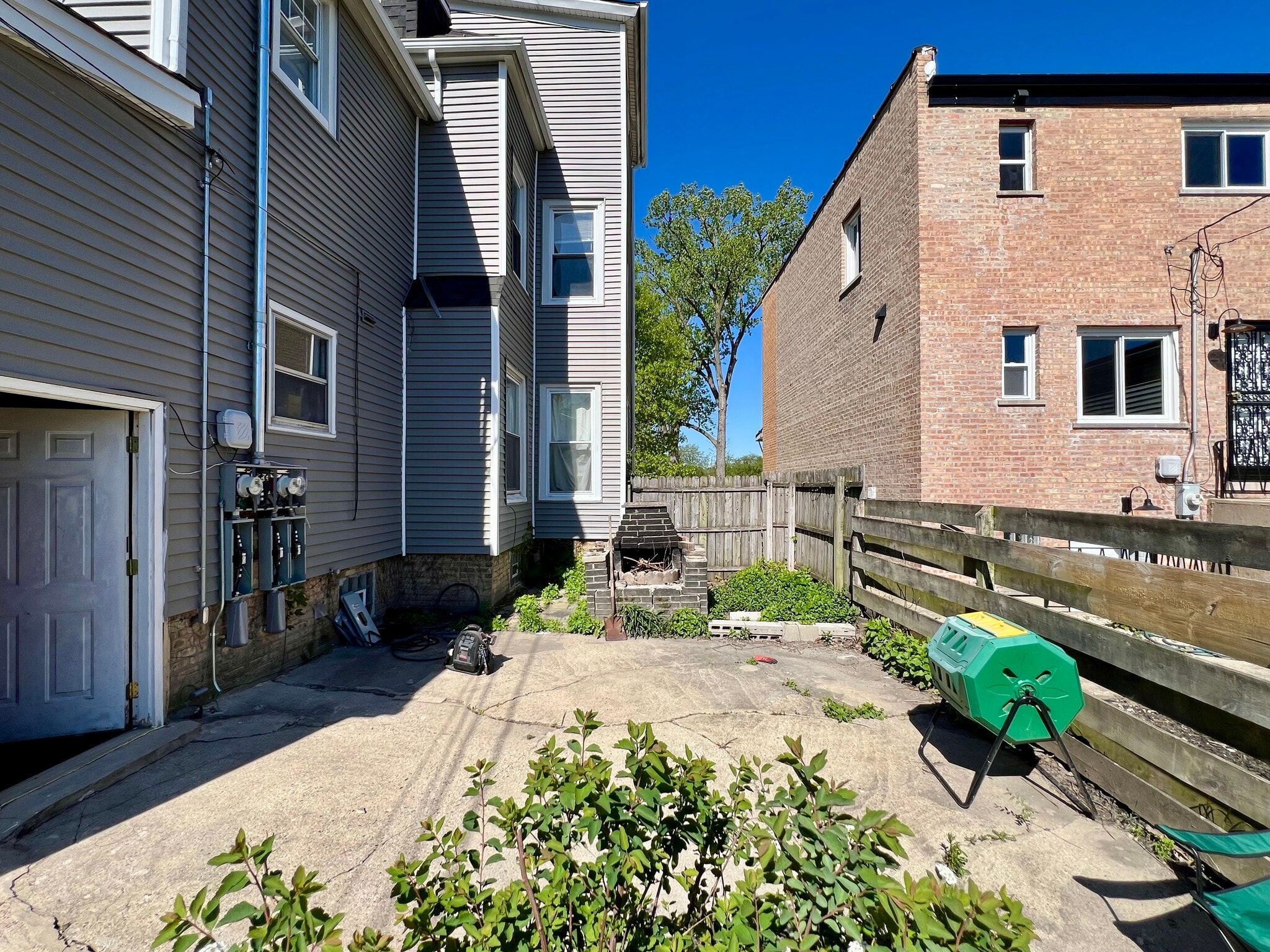 Patio - 1633 McDaniel Ave