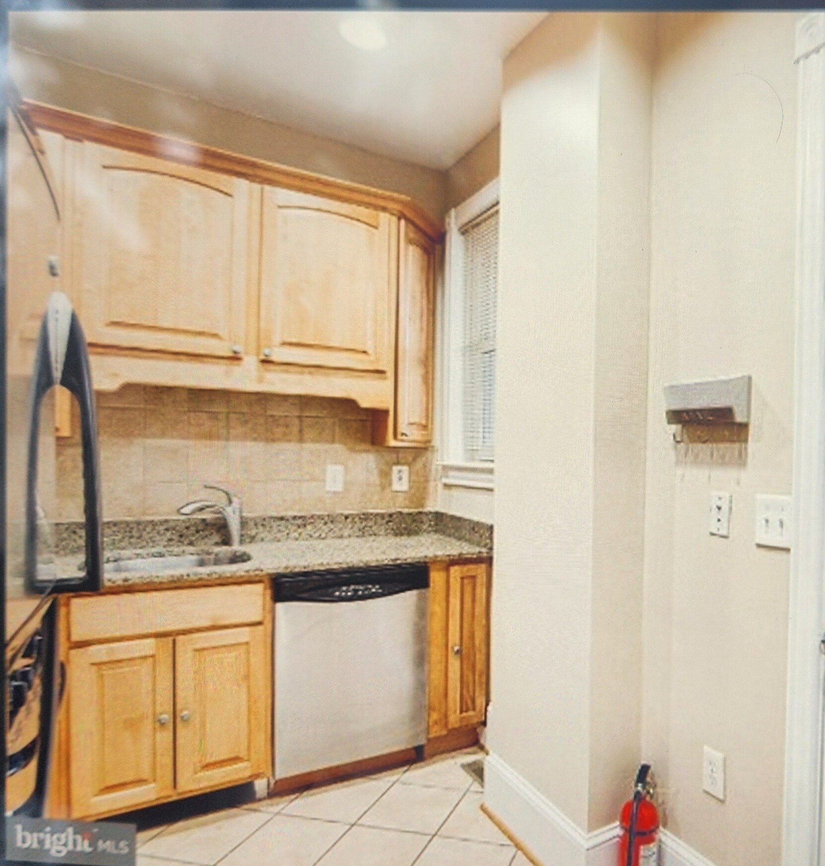 Building Photo - 1501 G St SE