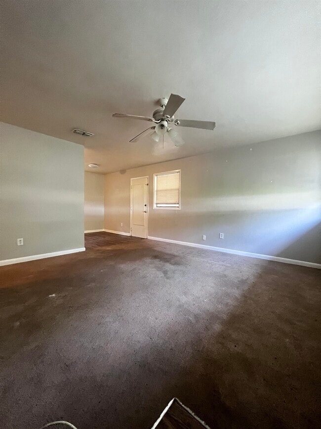Building Photo - 3515 Falcon Dr