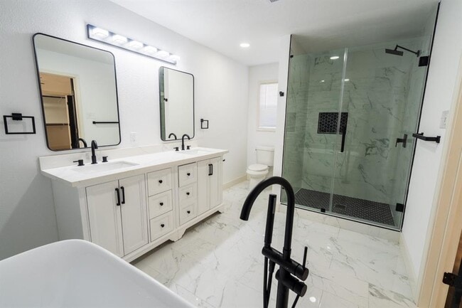 Building Photo - 1402 Bayou Shore Dr