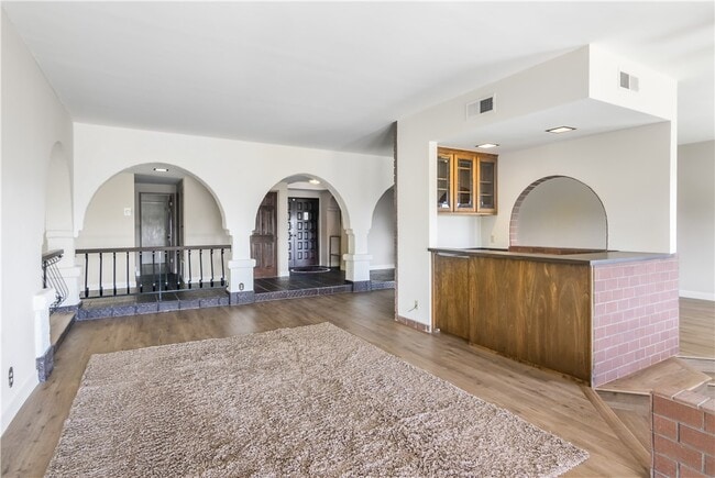 Building Photo - 14676 Deervale Pl
