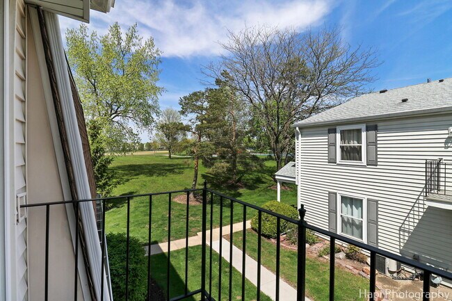 Building Photo - 2336 Old Kings Ct