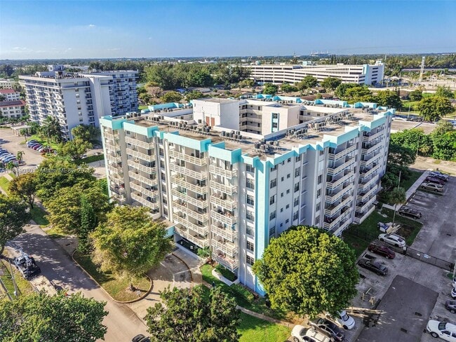 Building Photo - 15600 NW 7th Ave