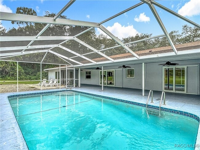 Building Photo - 884 W Massachusetts St