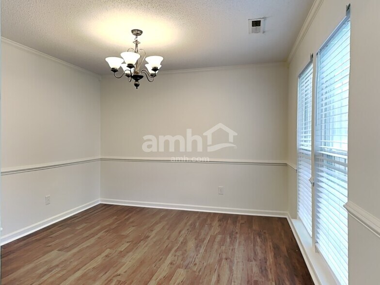 Building Photo - 316 Windsong Dr