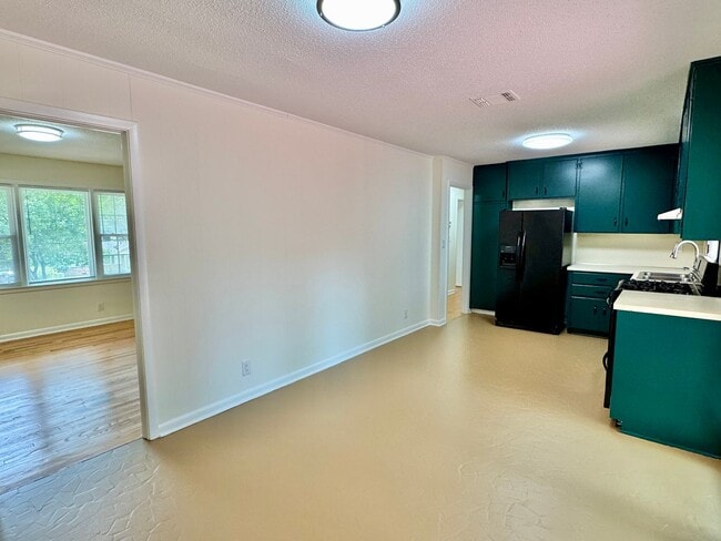 Building Photo - Charming 3-Bedroom Home with Oversized Patio