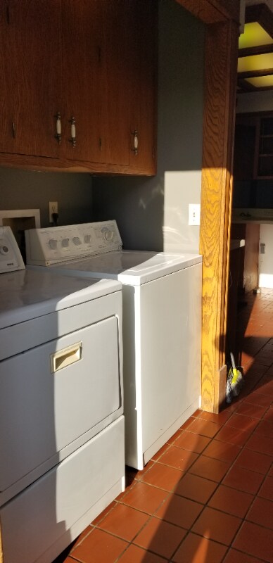 Building Photo - 2410 University Ave NE