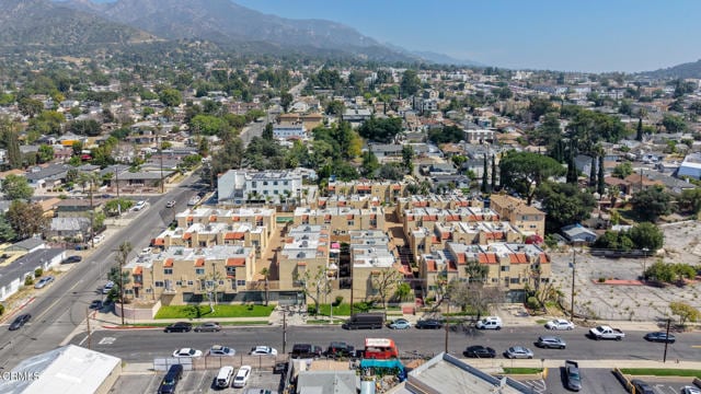 Building Photo - 10260 Plainview Ave