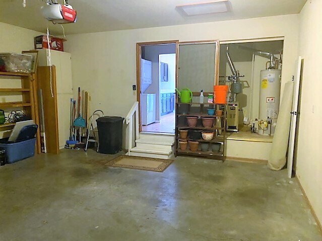 Large Garage - 11 Rhone Ct