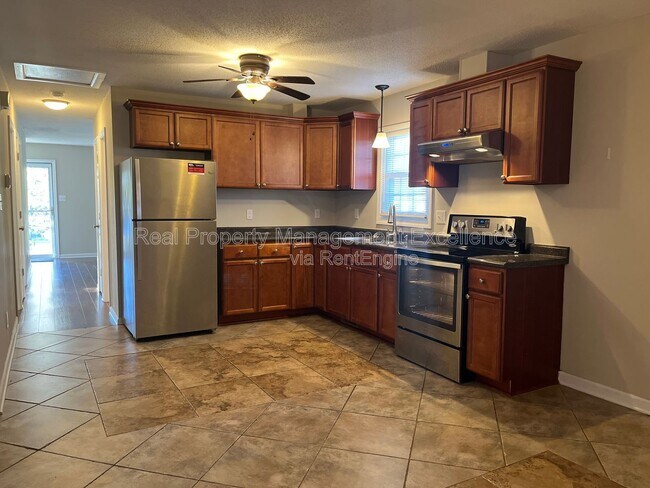 Building Photo - 709 S Webb St