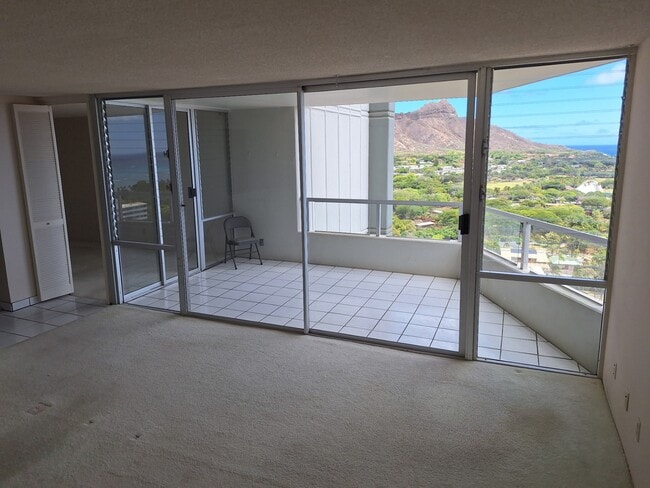 Building Photo - 2600 Pualani Way