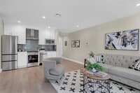 Building Photo - 610 Jericho Tpke