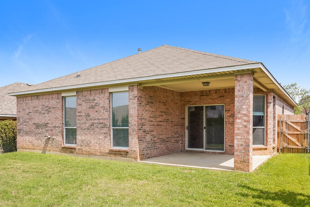 Building Photo - 12817 Dorset Dr