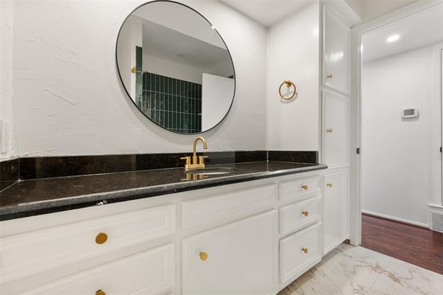 Building Photo - 701 Rocky Canyon Rd