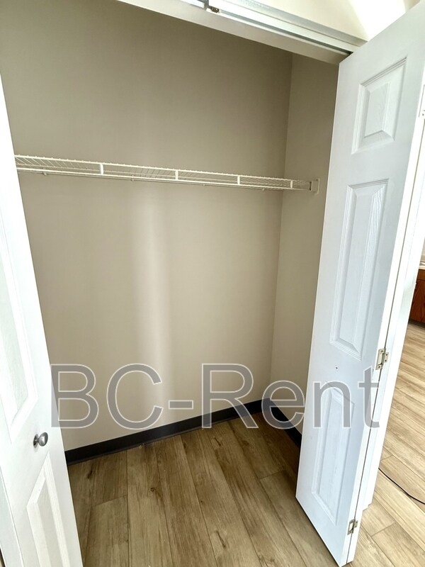 Building Photo - 622 17th St