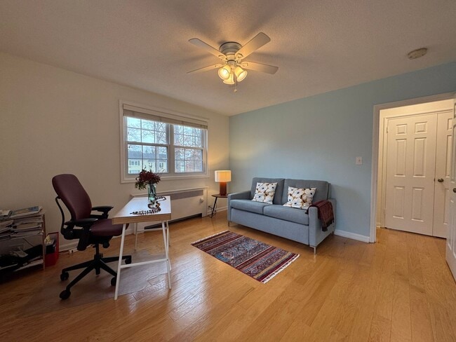 Building Photo - Fully Furnished 2 Bed 2 Bath Condo In Serene Arlington Oaks