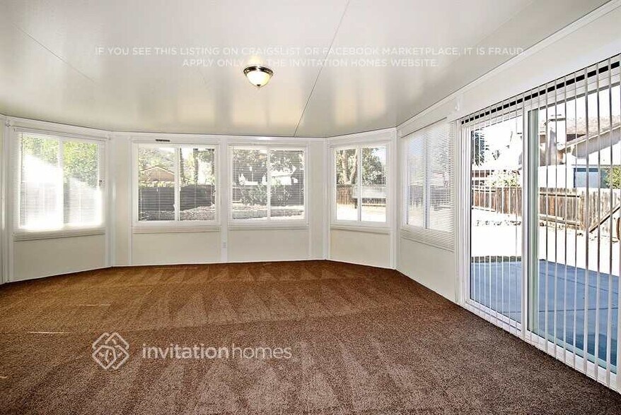 Building Photo - 31089 Tecumseh Ct