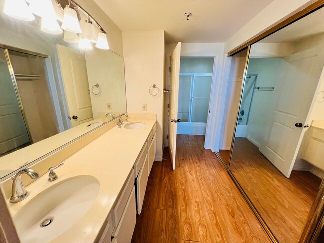 Building Photo - 2-bedroom, 2-bathroom condo located in a h...