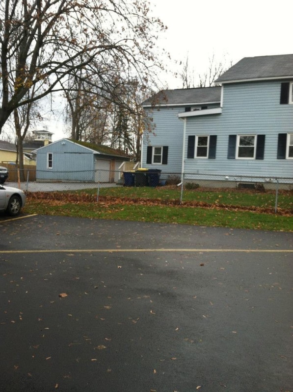 Building Photo - 8 E Oneida St