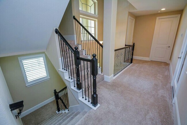 Building Photo - 15907 Court St