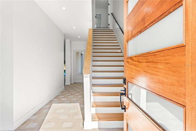 Building Photo - 531 Danube Ave