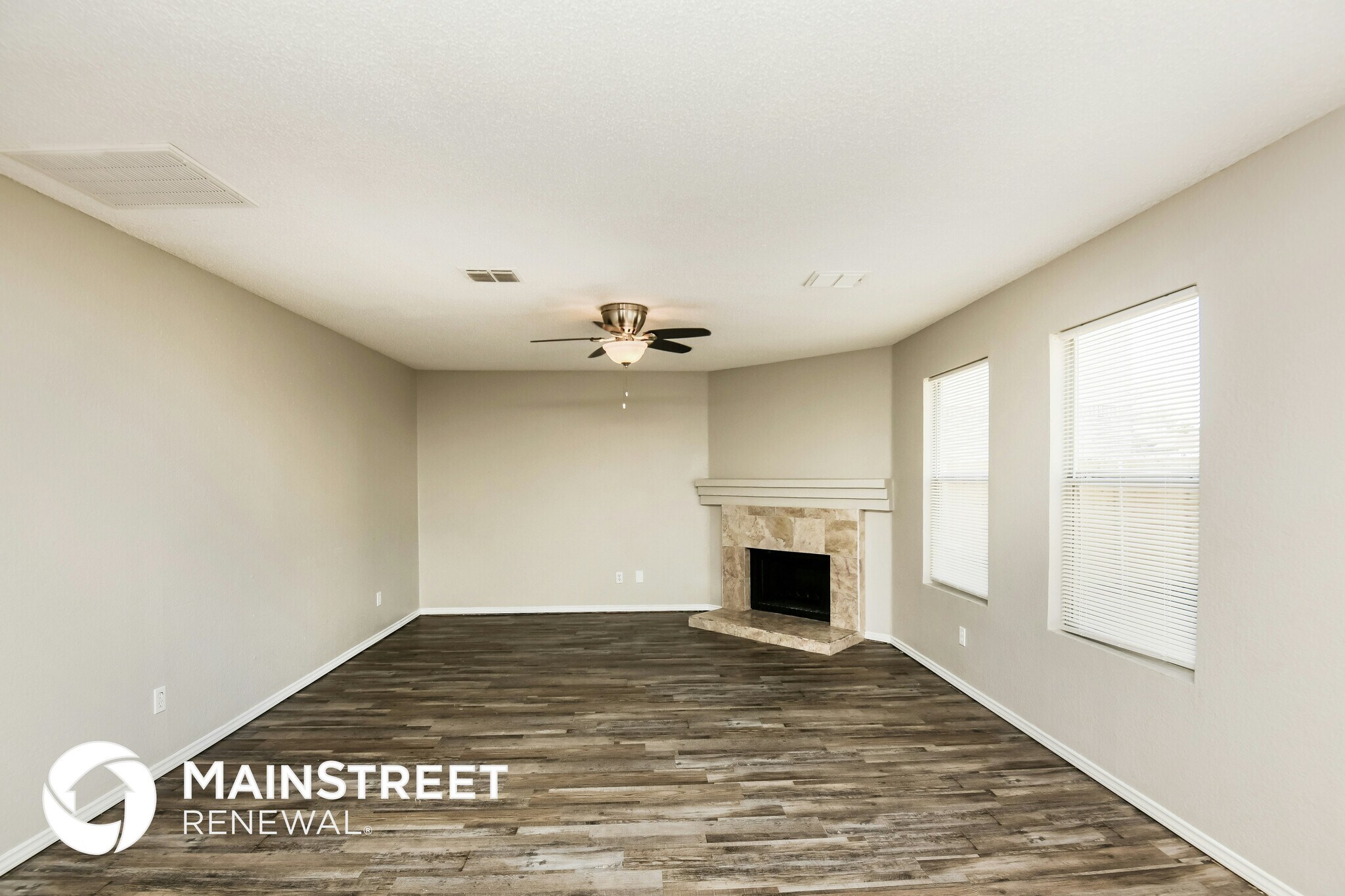 Building Photo - 8768 Stonebriar Ln