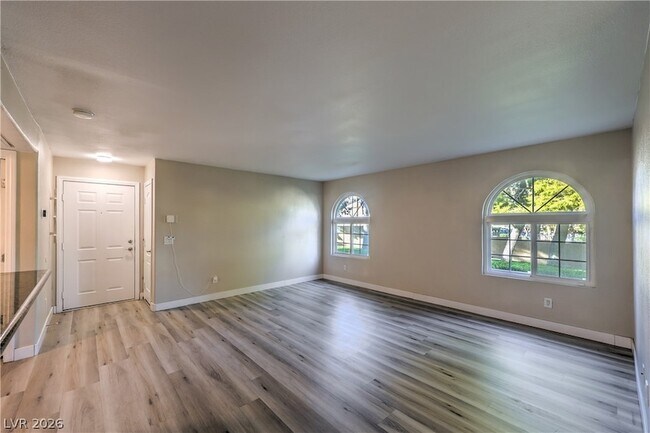 Building Photo - 3145 E Flamingo Rd