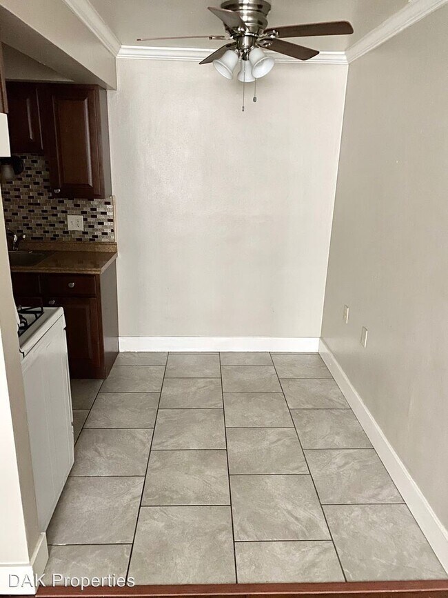 Building Photo - 2425 N Oakland Ave