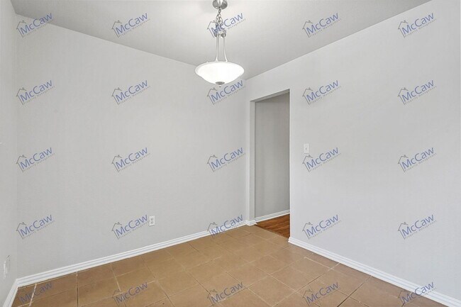 Building Photo - 3108 Lincoln Ave