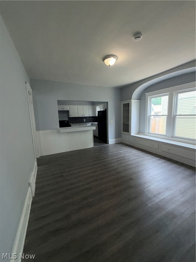 Building Photo - 11721 Hamlen Ave