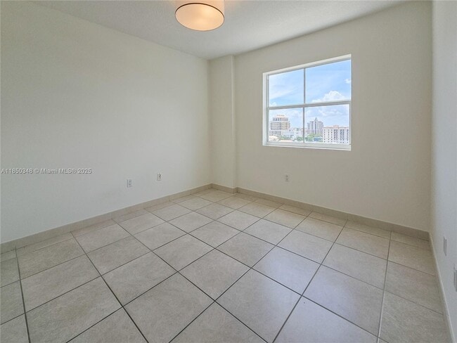 Building Photo - 1627 SW 37th Ave