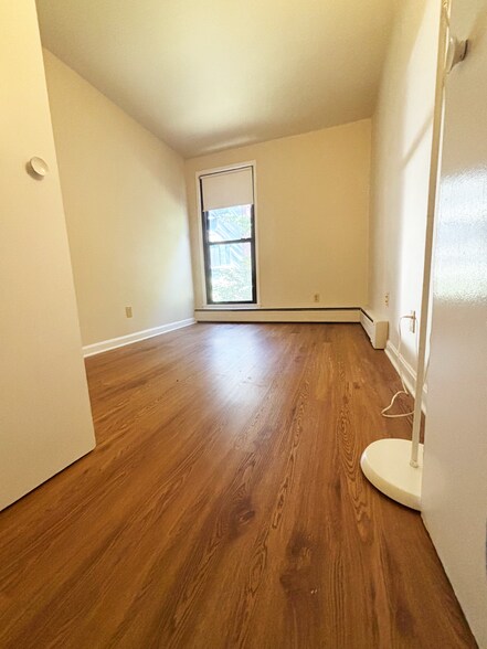 Guest room 1 - 10 Juniper St