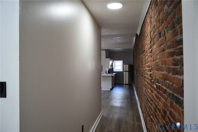 Building Photo - 407 Brook Rd