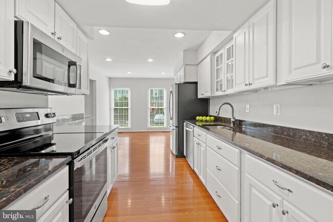 Building Photo - 9932 Longford Ct