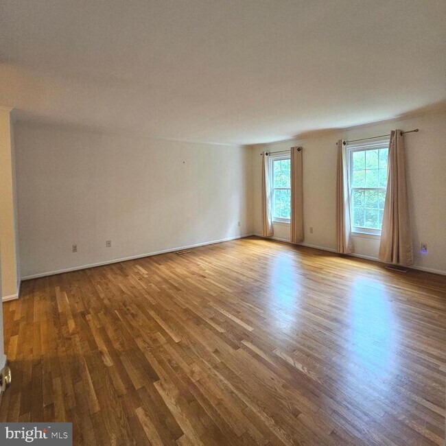 Building Photo - 6004 Station View Ct