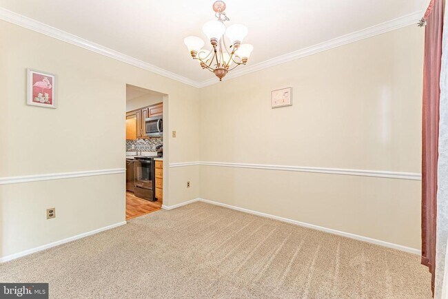 Building Photo - 11 Chateau Cir