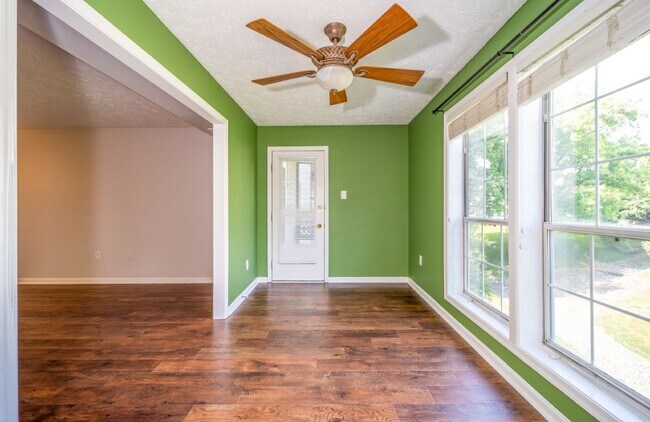 Building Photo - Updated two-bedroom, two-bathroom condo in...