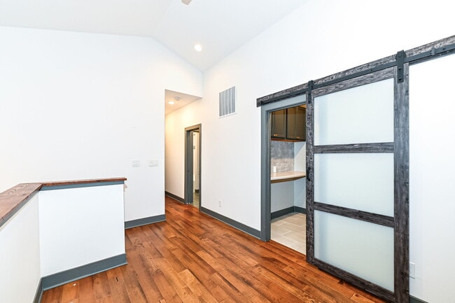 Building Photo - 1515 Olive St