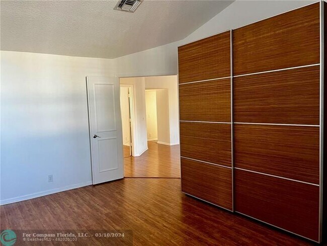 Building Photo - 5307 Buckhead Cir