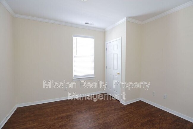 Building Photo - 1402 Bainbridge St