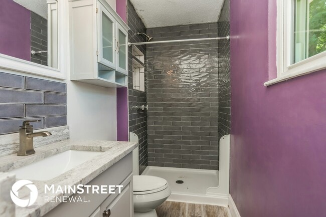 Building Photo - 1353 Meadow Dr