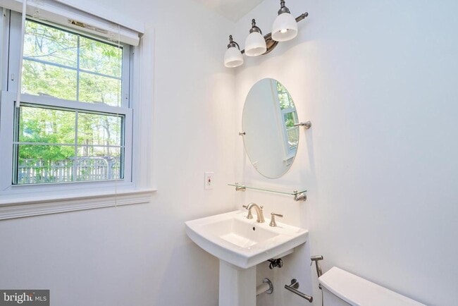 Building Photo - 2412 Rockbridge St