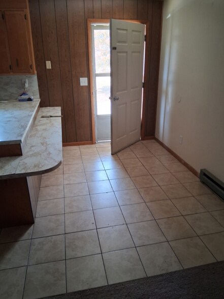 Building Photo - 3362-3362 Normandy Park Rd