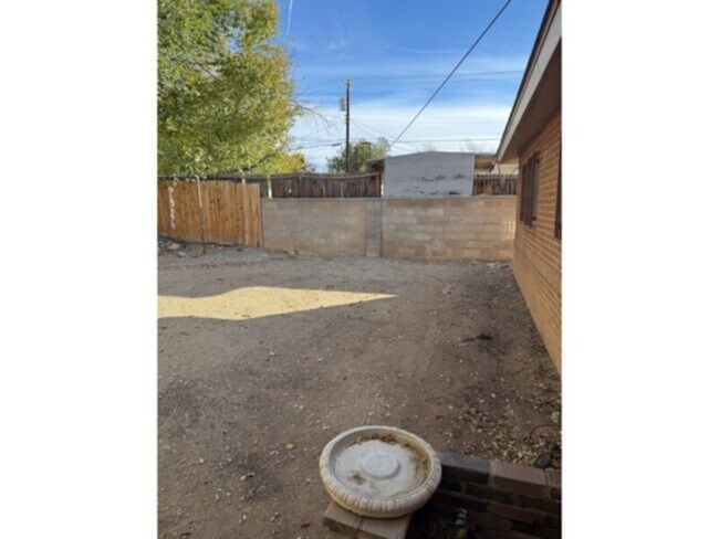 Building Photo - Pennsylvania Place