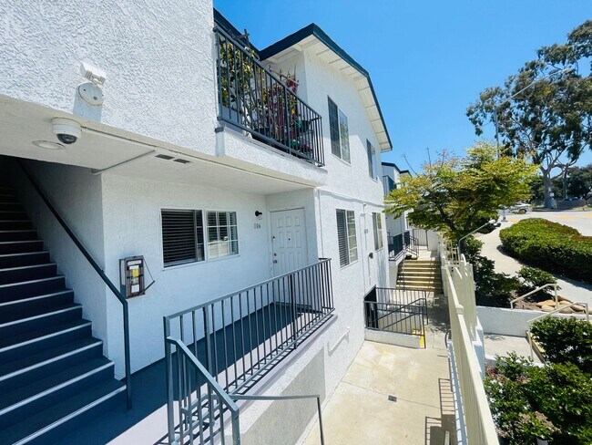 Building Photo - Beautifully Upgraded Apartment in Gated Co...