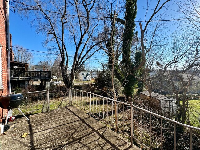 Building Photo - Stunning Single-Family Home in Baltimore f...